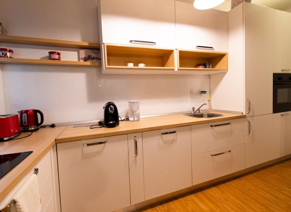 Ardor Apt - Bright And Secluded Apartment In The Heart Of Old Town Braşov Extérieur photo