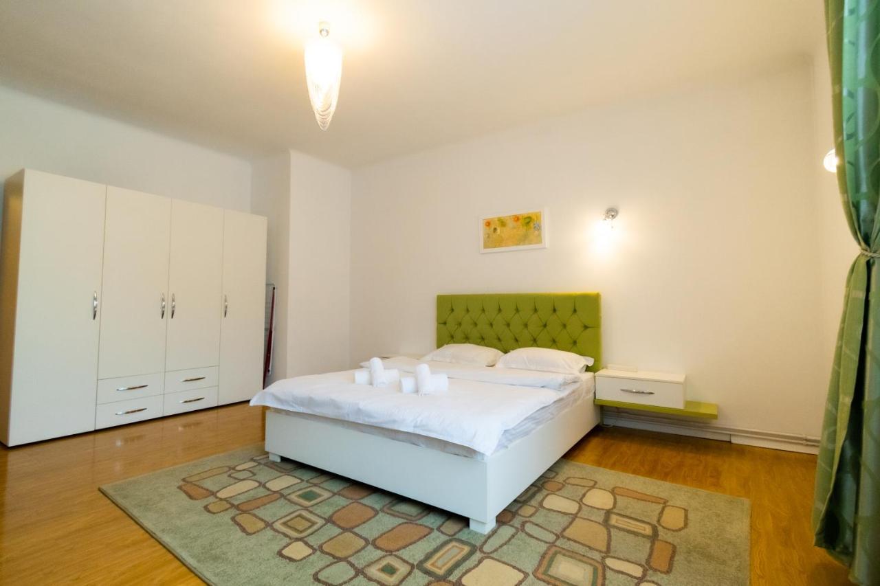 Ardor Apt - Bright And Secluded Apartment In The Heart Of Old Town Braşov Extérieur photo